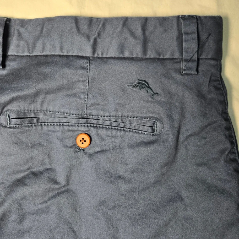 Tommy Bahama Boracay Shorts Mens 40 Blue Cotton Stretch Flat Front Marlin Logo